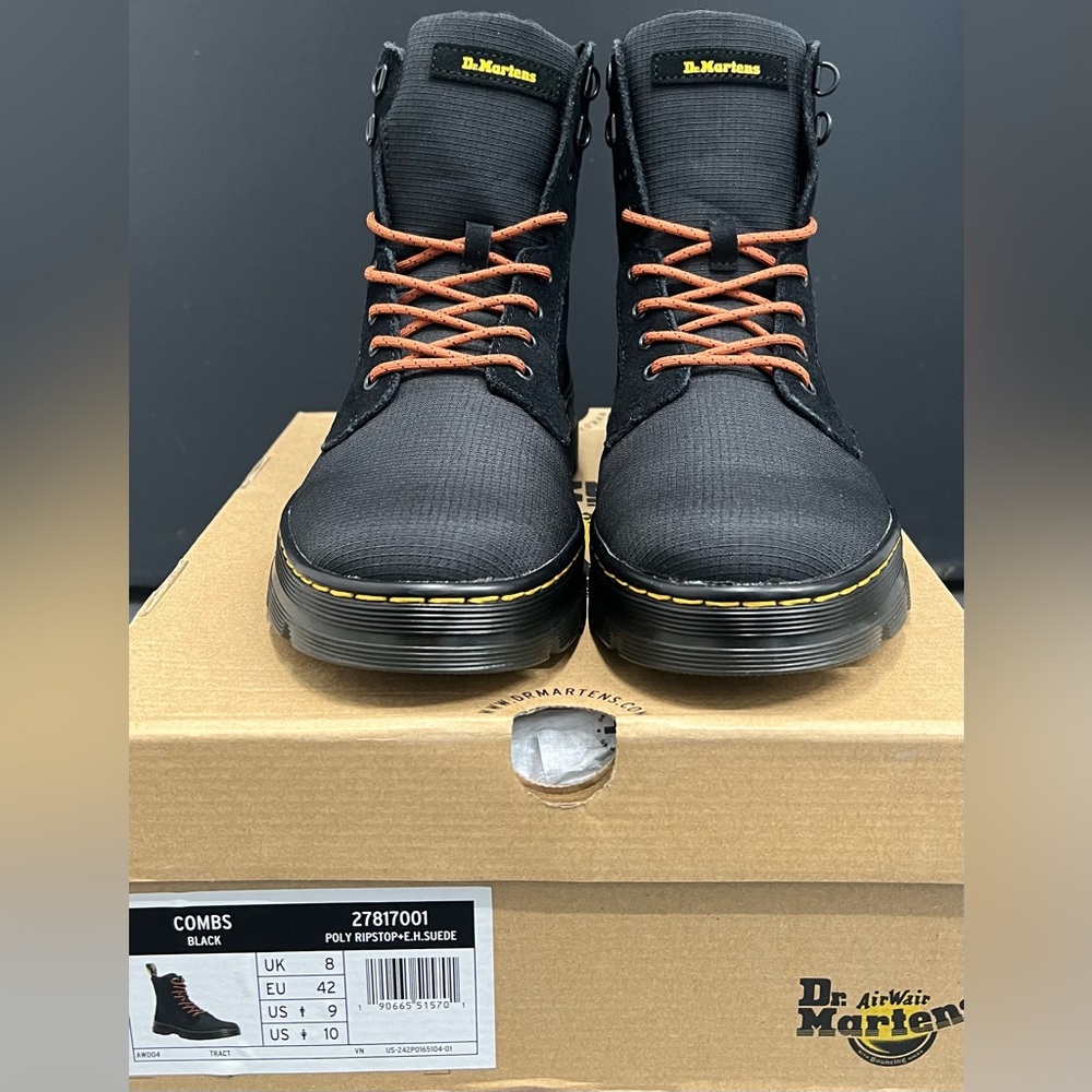 Dr. Martens Combs Black Boots Unisex M9/W10
